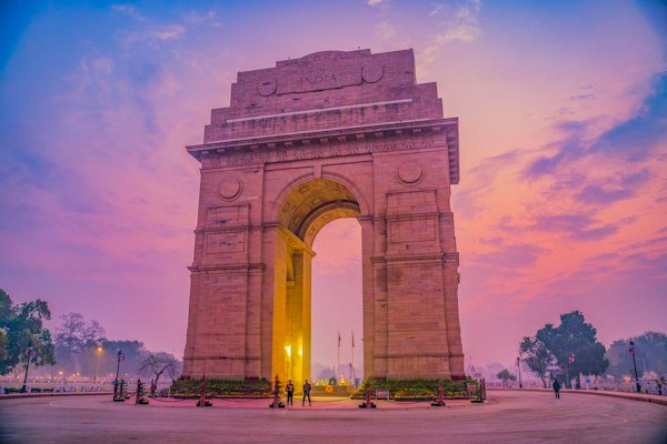 Commercial retail shops and offices in Connaught Place Delhi NCR
